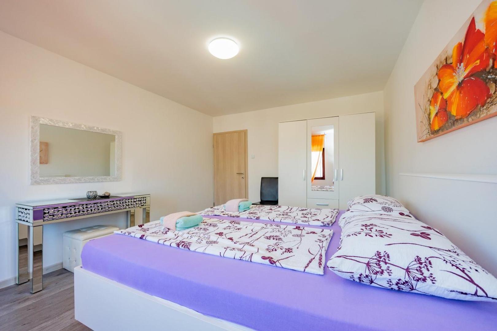 Crowonder Lucky Holiday House With Pool And Patio 30 Meters From The Beach Zadar Exterior foto