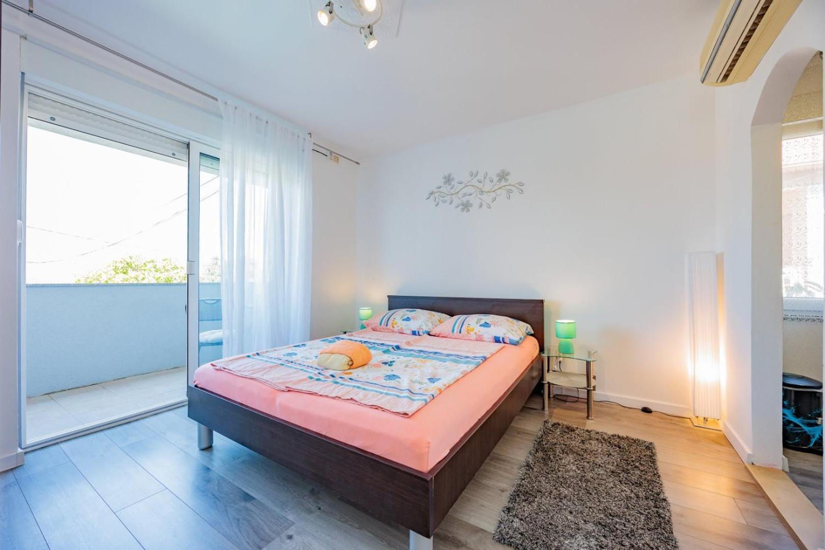 Crowonder Lucky Holiday House With Pool And Patio 30 Meters From The Beach Zadar Exterior foto
